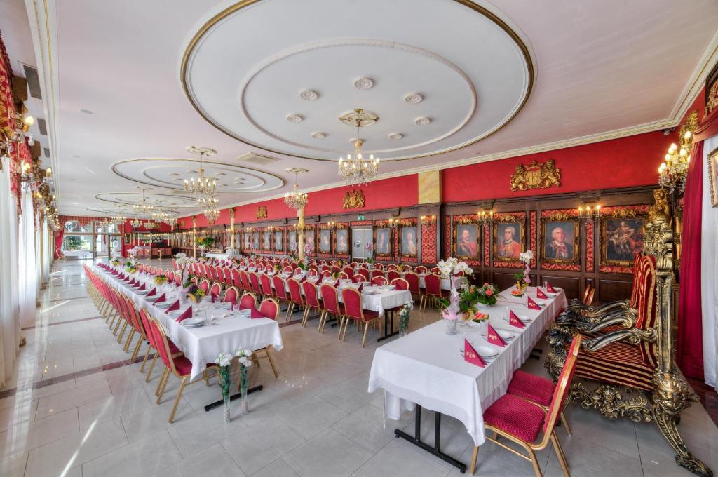 Hotel Krolewski Янув-Любельский Экстерьер фото