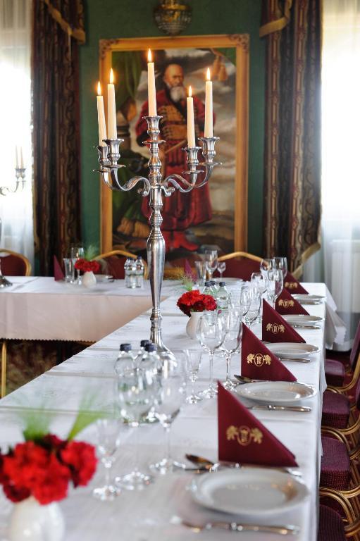 Hotel Krolewski Янув-Любельский Экстерьер фото