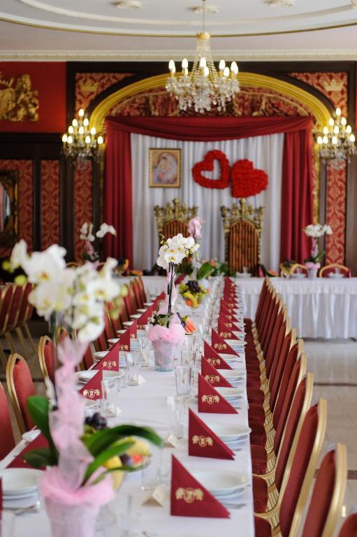 Hotel Krolewski Янув-Любельский Экстерьер фото