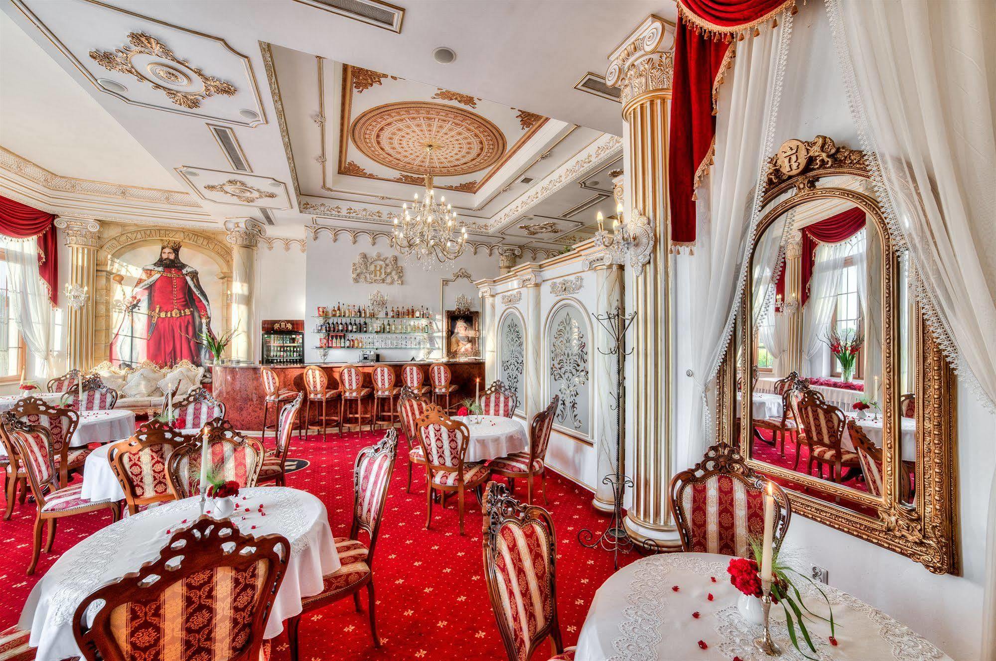 Hotel Krolewski Янув-Любельский Экстерьер фото