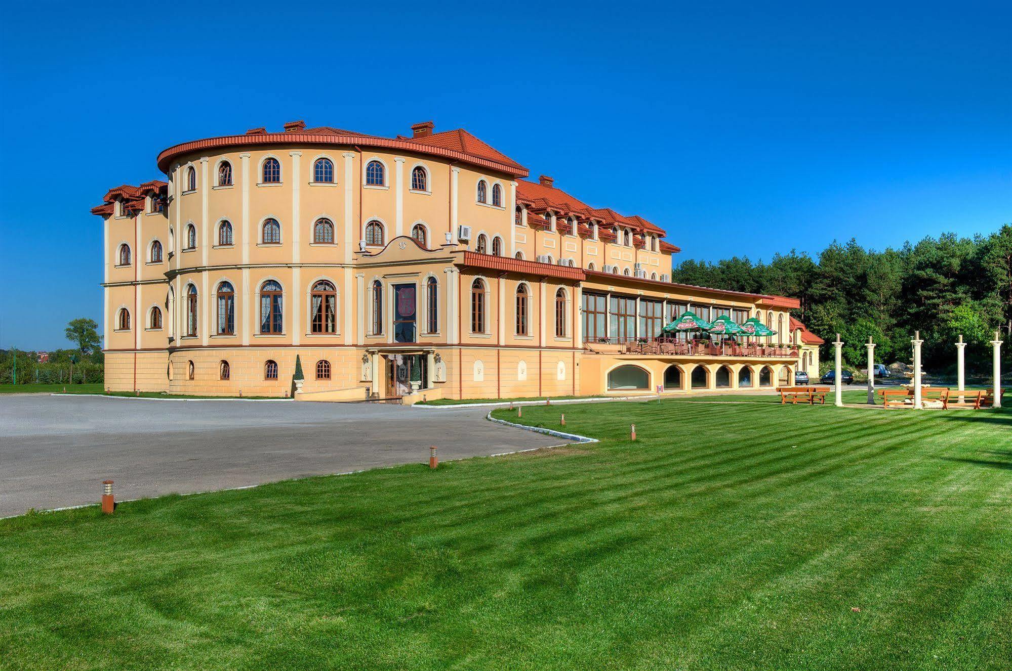 Hotel Krolewski Янув-Любельский Экстерьер фото