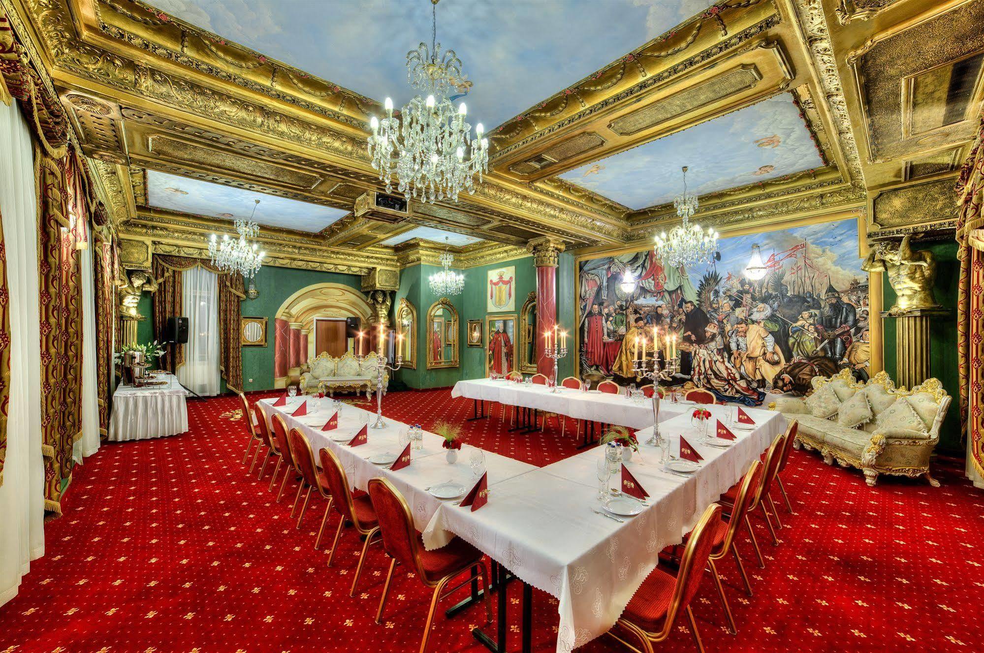 Hotel Krolewski Янув-Любельский Экстерьер фото