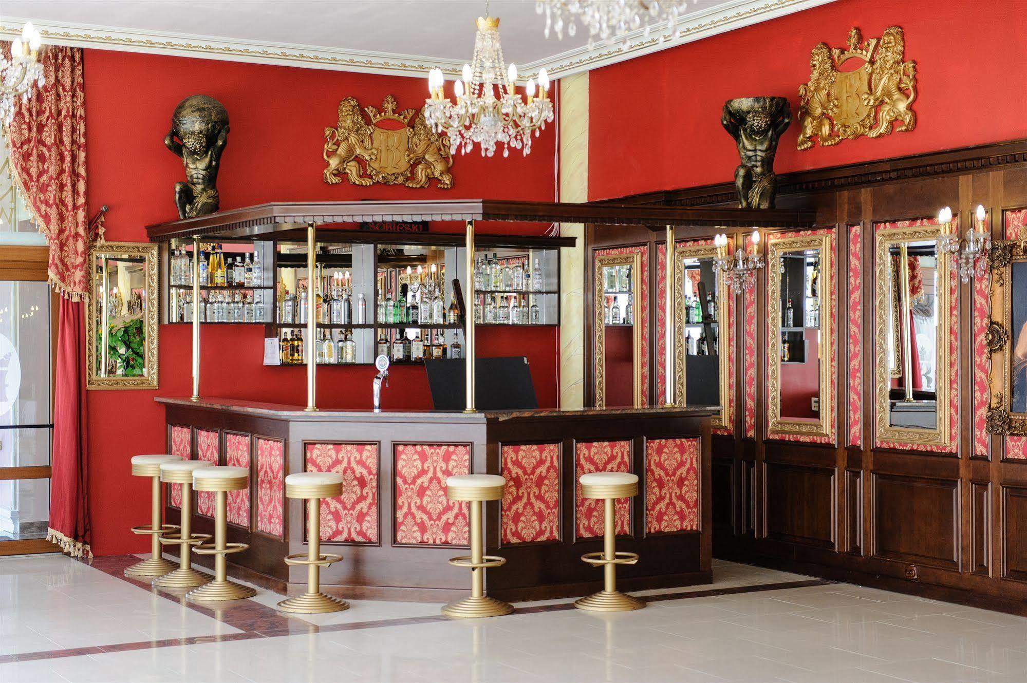 Hotel Krolewski Янув-Любельский Экстерьер фото