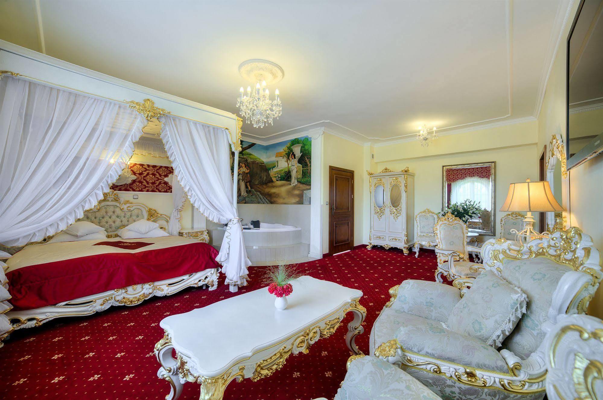 Hotel Krolewski Янув-Любельский Экстерьер фото