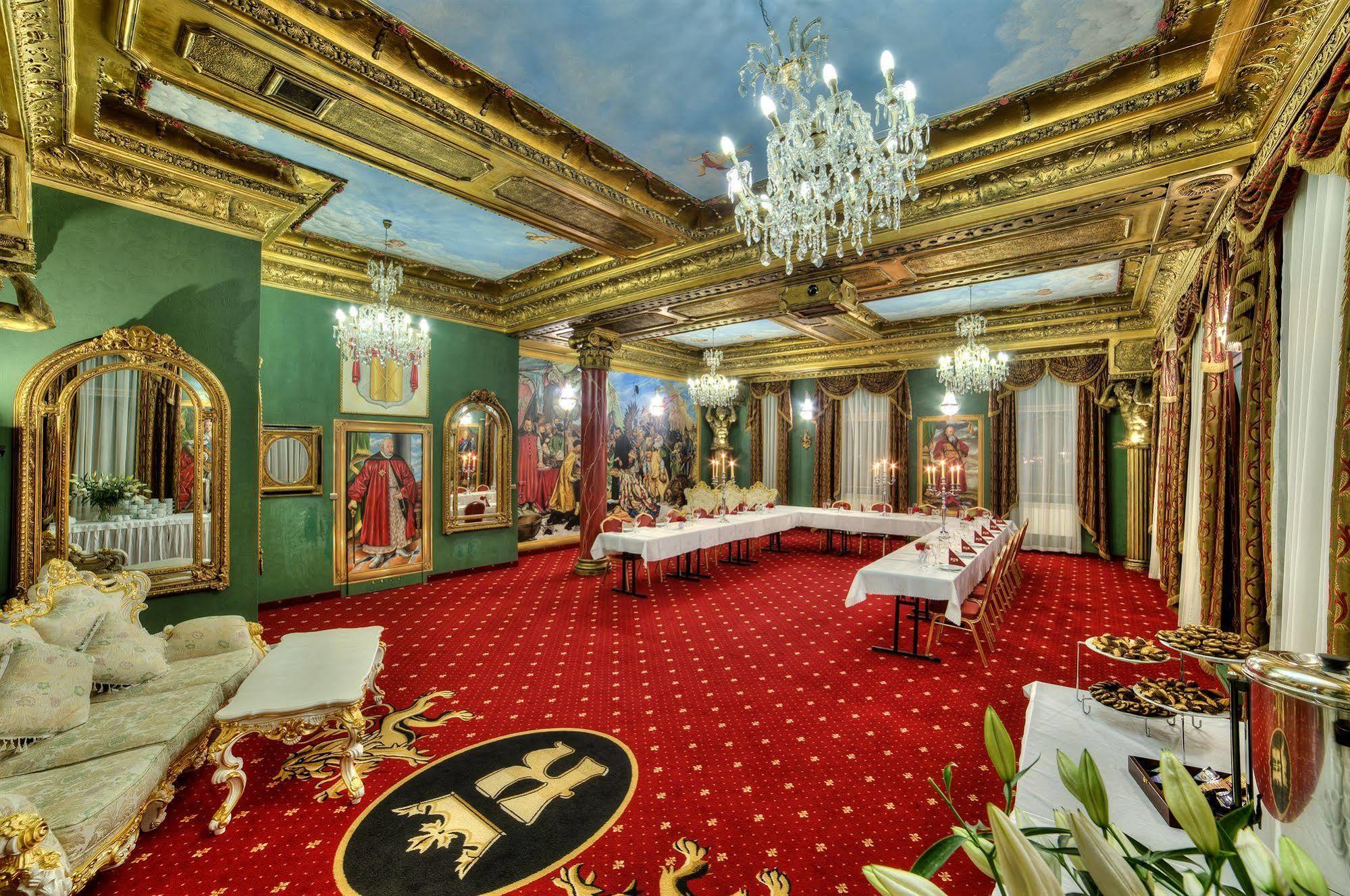 Hotel Krolewski Янув-Любельский Экстерьер фото