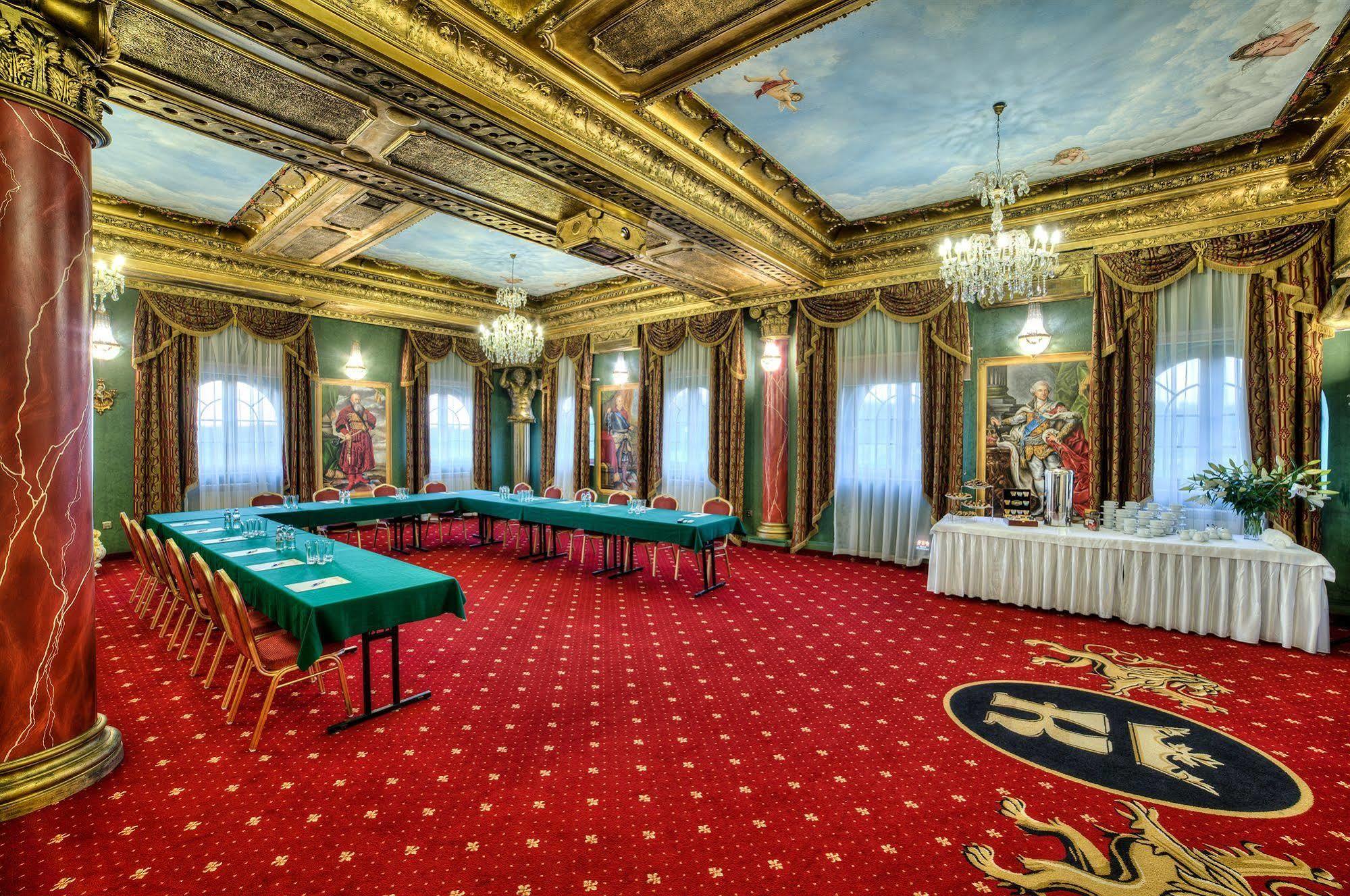 Hotel Krolewski Янув-Любельский Экстерьер фото